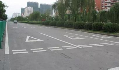 認(rèn)不清這幾種減速的路面標(biāo)線,給你100分也不夠扣!